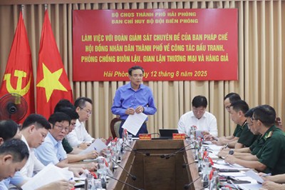 Ban Pháp chế HĐND thành phố làm việc với Ban Chỉ huy Bộ đội biên phòng về công tác chống buôn lậu, gian lận thương mại và hàng giả