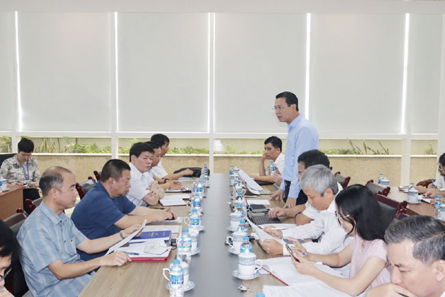 Ban Kinh tế - Ngân sách làm việc với Sở Giáo dục và Đào tạo về kết quả thực hiện các dự án đầu tư công giai đoạn 2021 - 2025 và khảo sát tại một số trường học